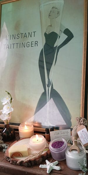 L'Instant Tattinger picture with candles a glow